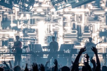 whomadewho